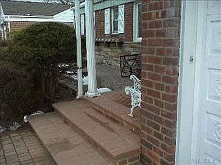 3rd image of 899 Catalpa Dr