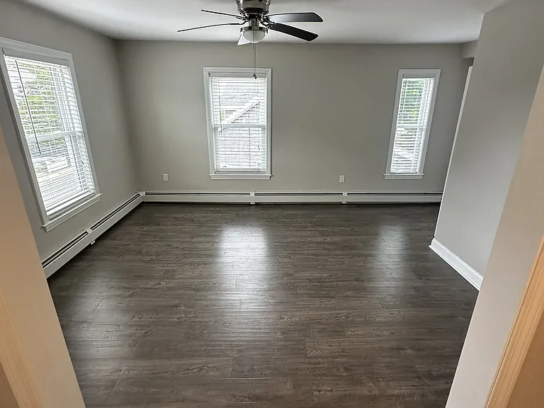 20-22 Lafayette Rd #2 — Photo 5