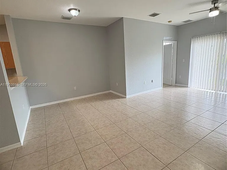 4323 SW 132nd Way — Photo 2