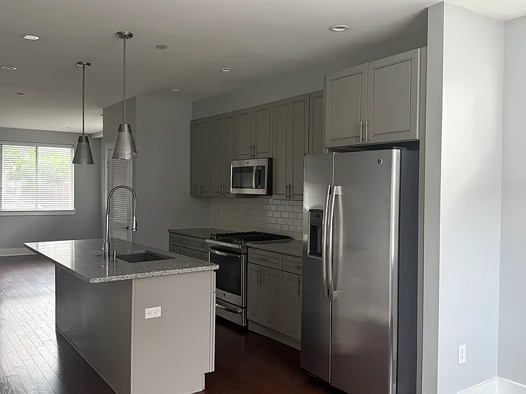 1908 E Letterly St #1 — Photo 7