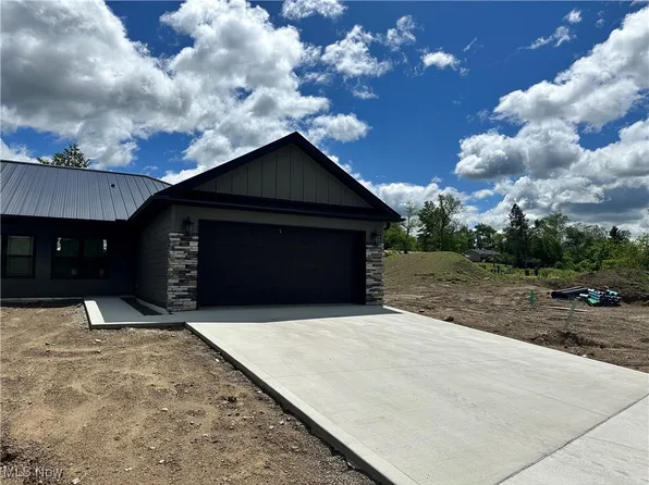 997 Beech Ave, Millersburg, OH 44654