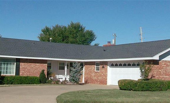 2nd image of 129 Meadow Pl