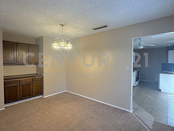 3rd image of 1722 Highgate Dr