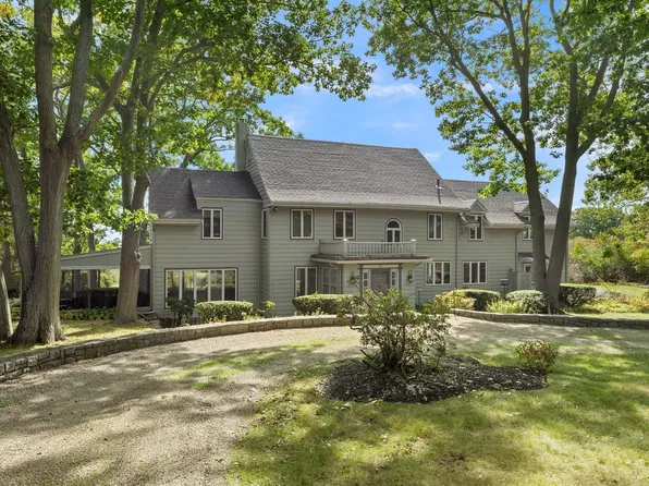 12 Graystone Rd, Gloucester, MA 01930