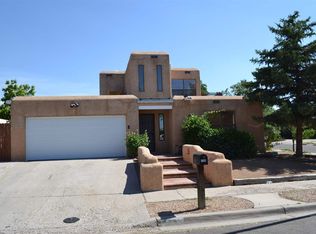 1266 Senda Del Valle, Santa Fe, NM 87507