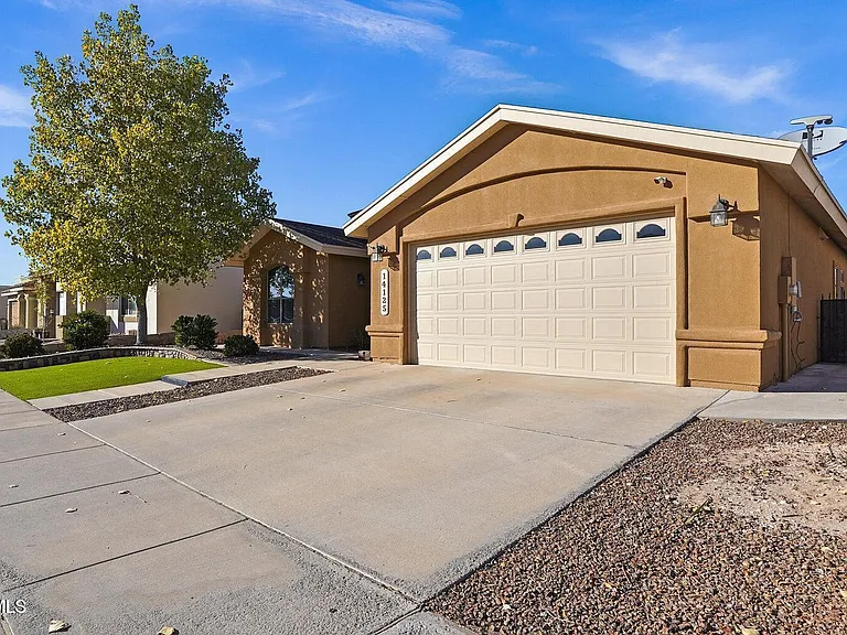 14125 Rainbow Point Dr — Photo 2