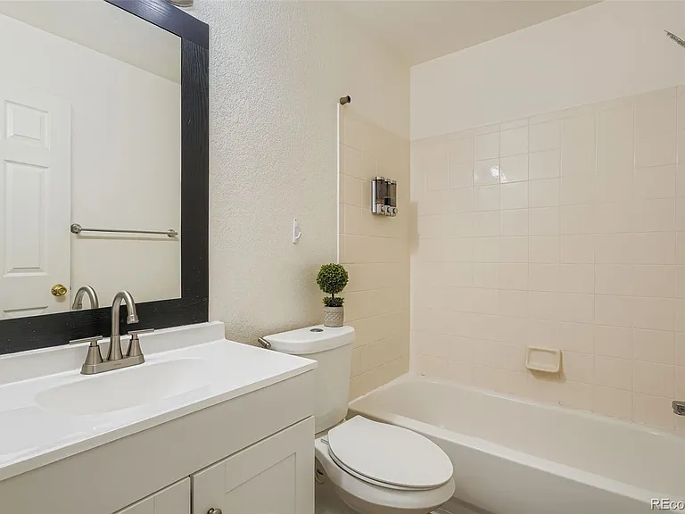 1159 S Waco St #C — Photo 20