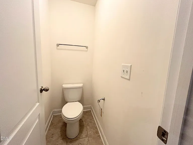 735 Lampwick Ln — Photo 18