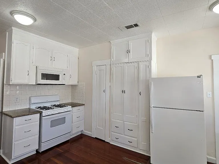 921 E Terrace Ave #A — Photo 11