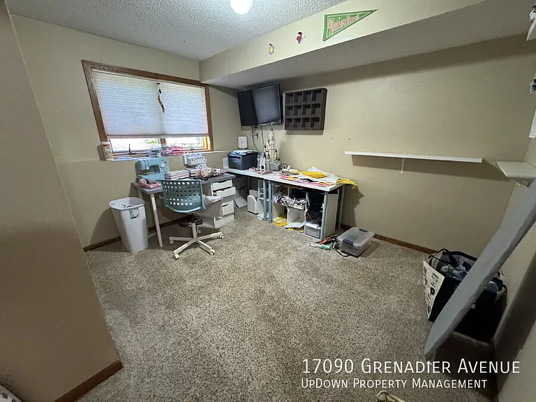 17090 Grenadier Ave — Photo 8