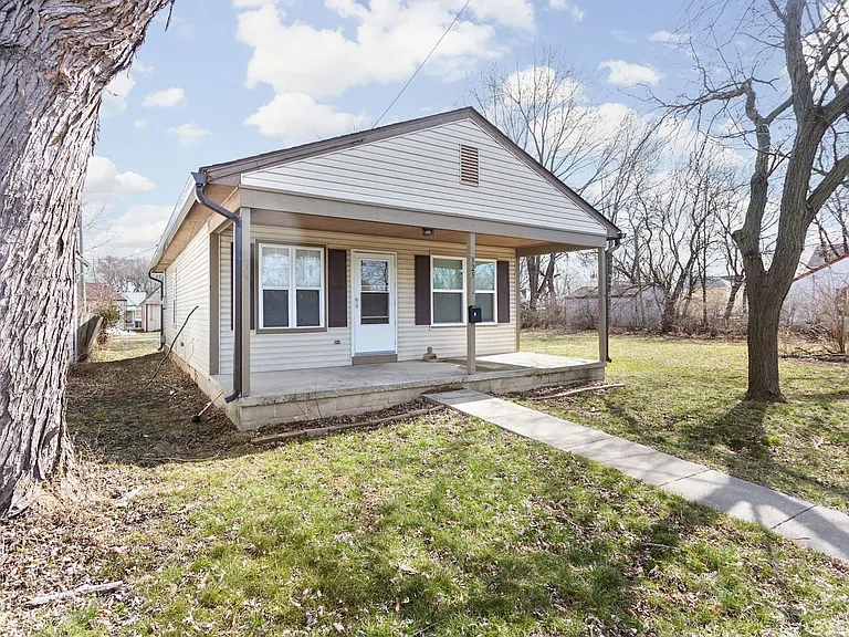 325 Cable St — Photo 1