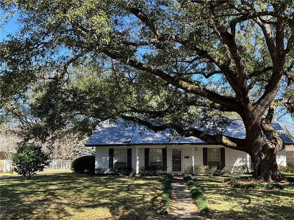 707 Sweetbriar Dr, Alexandria, LA 71303