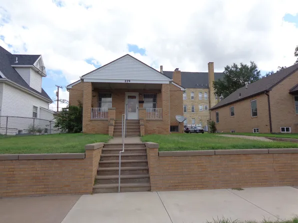 229 W 12th St, Hays, KS 67601