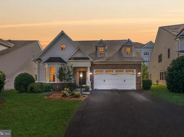 20763 Crescent Pointe Pl, Ashburn, VA 20147