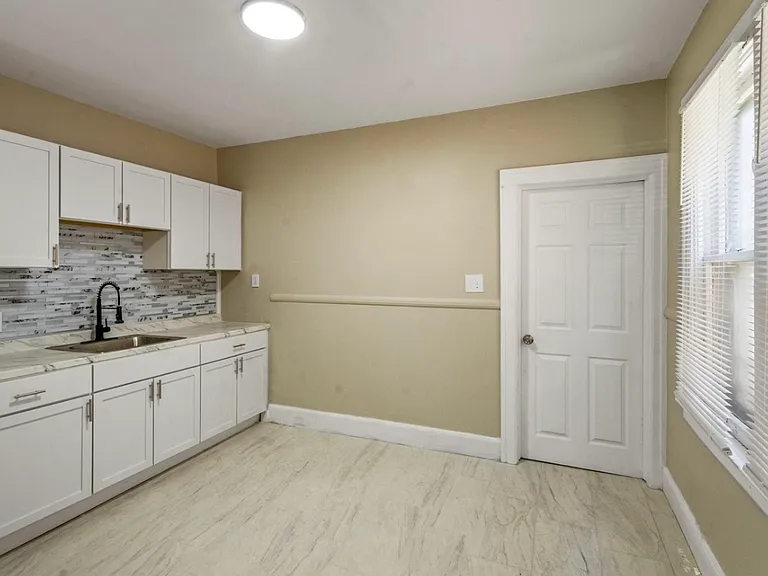 485 Philip Ave — Photo 7