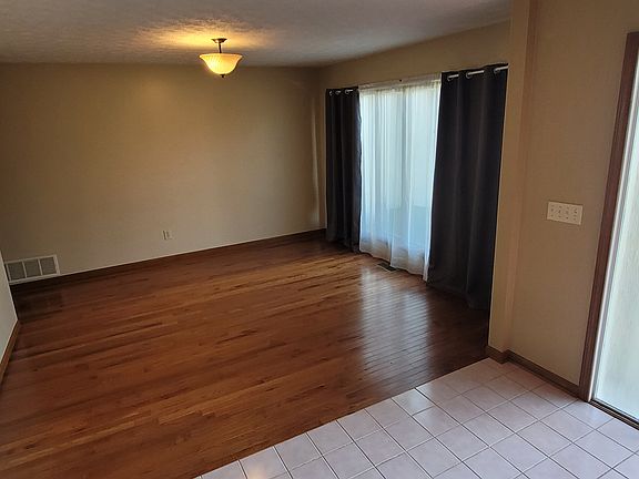 4th image of 6376 Crystal Valley Dr