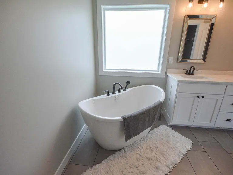 3548 Bridgeview Dr SE — Photo 13