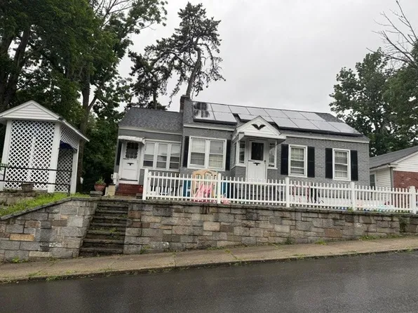135 Pearl St, Lawrence, MA 01841