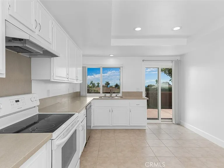 3331 Calle La Veta — Photo 18