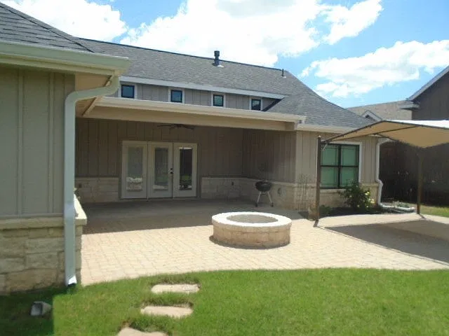 3 bed, 1880 sqft, $2,800 — Photo 2