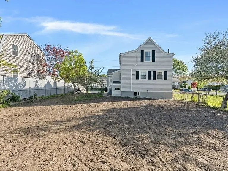 147 Rogers St — Photo 13