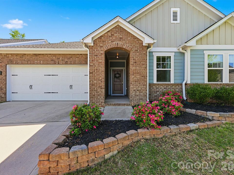 1st image of 446 Dudley Dr