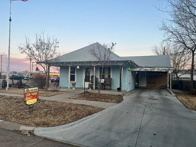 1st image of 631 N Lincoln Ave