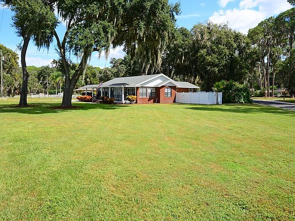 4th image of 609 Lakeshore Dr