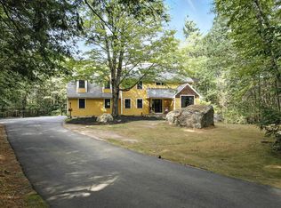 11 Cedar Dr, New Boston, NH 03070