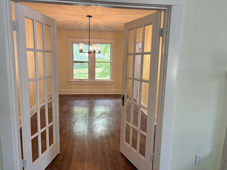 515 Alexander St — Photo 9