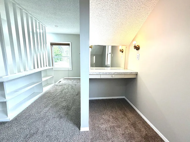 18235 Tracey St — Photo 40