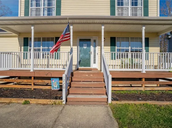 1220 Woods Edge Cir, Suffolk, VA 23434