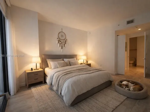 55 SW 9th St, Miami, FL