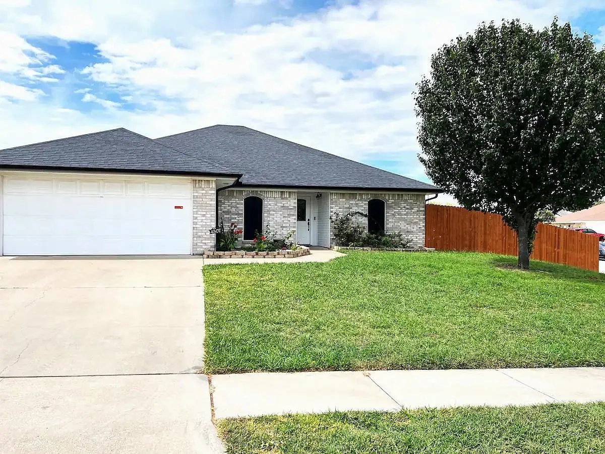 4 bed, 1968 sqft, $2,200 — Photo 2