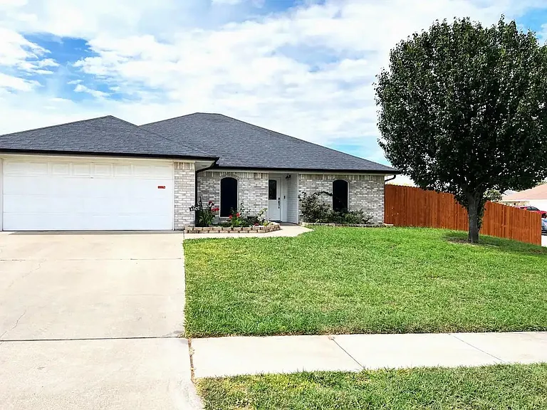 4507 Breckenridge Dr — Photo 2