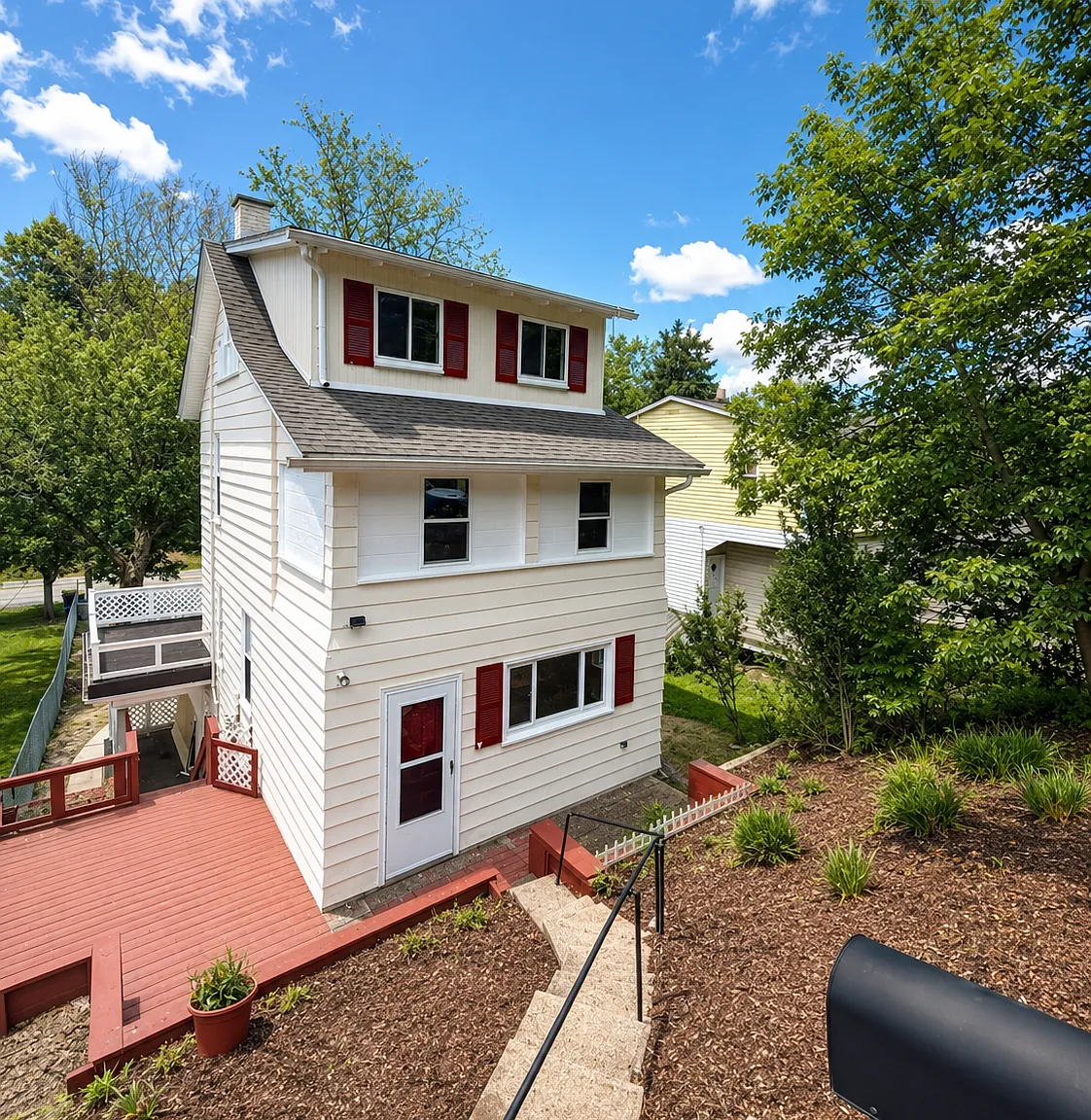5 bed, 1.5 bath, 1344 sqft, $1,950 — Photo 1