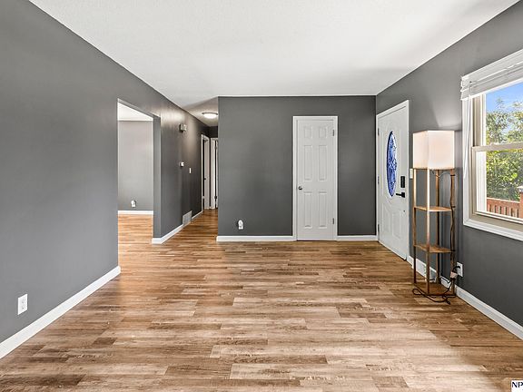 5th image of 5111 N 93rd St