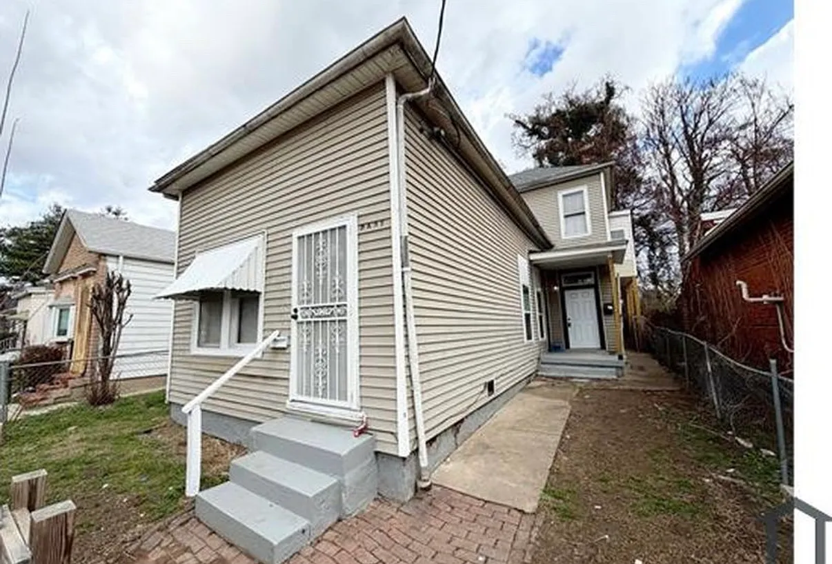 2 bed, $750 — Photo 1