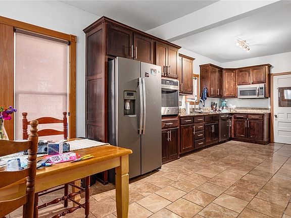 5th image of 602 5th St