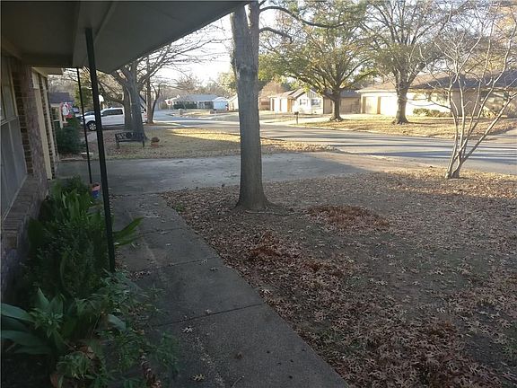 4th image of 849 Woodcrest Dr