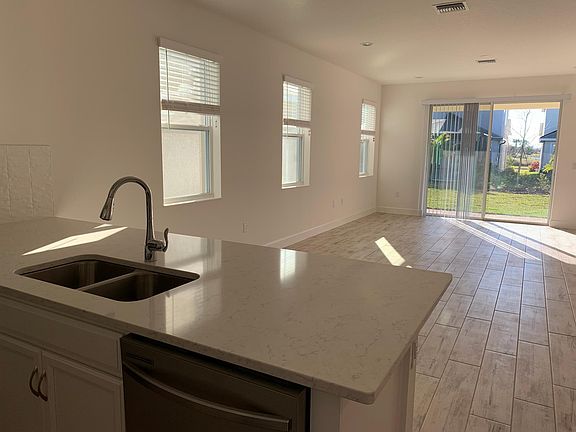 3rd image of 6218 Sea Amber Ln