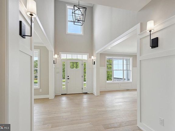 4th image of 1080 Beech Hollow Rd