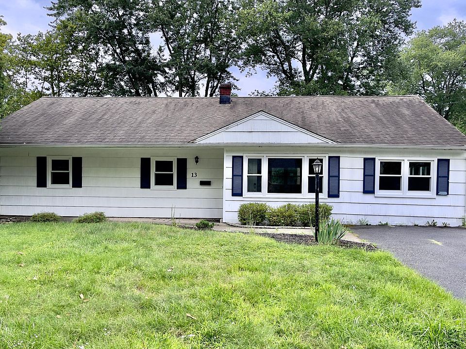 1st image of 13 Spalding Dr