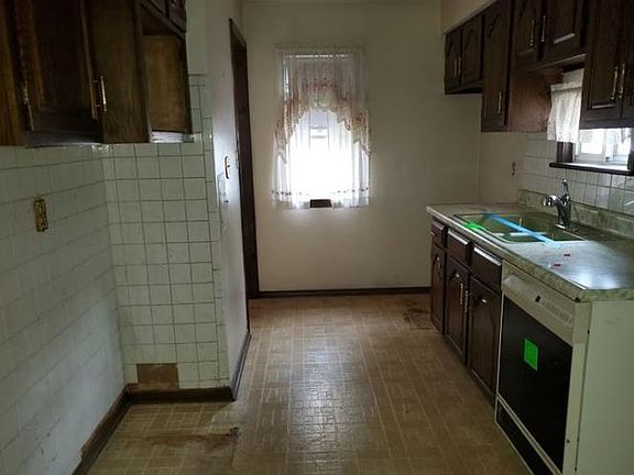 5th image of 5475 Oakwood Ave