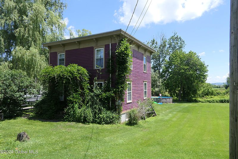 4th image of 121 Cherry Valley Rd Road