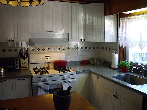 4th image of 34 Beaman Ln