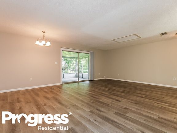 3rd image of 1127 Circle Dr