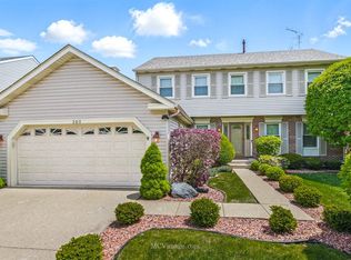 303 Vintage Ln, Buffalo Grove, IL 60089