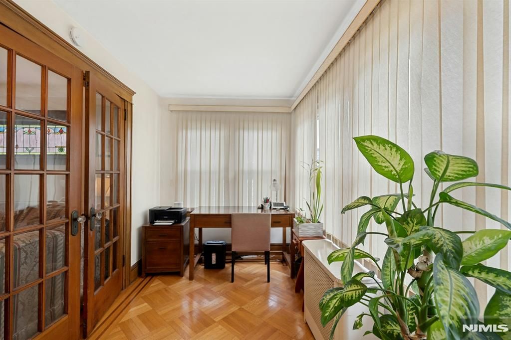 520 Dewey Ave, Cliffside Park, NJ - View 3