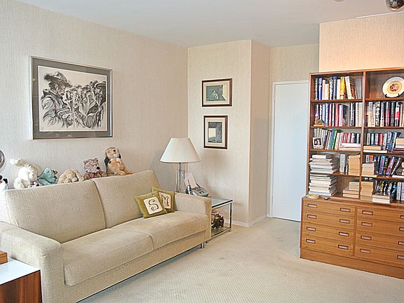 4th image of 270-10 Grand Central Pkwy APT 11G